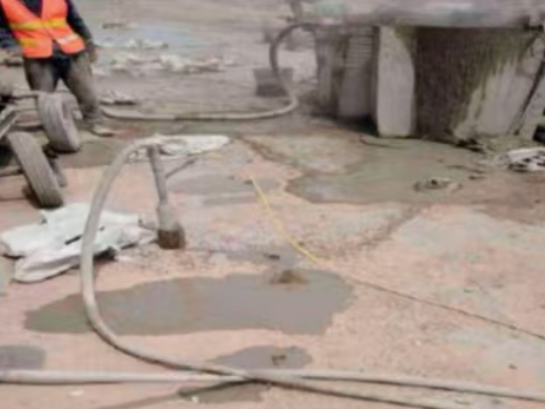 独山子水泥混凝土路面板底注浆技术 路面脱空注浆整治方案